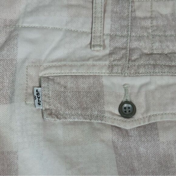 Levi's Pink Cargo Shorts Classic Style - Picture 7 of 8
